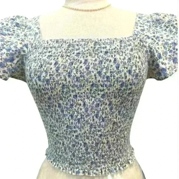 JAPNA - Women’s floral bell sleeve blouse - Picture 3 of 4